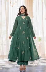 KLOSIA Women Embroidery Solid Anarkali Kurta and Pant Set with Dupatta - Image 5