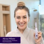 Michael Todd Beauty Sonicsmooth Dermaplane Razor for Women Face + Eyebrow trimmer Dermaplaning System - Peach Fuzz Remover - 8 Weeks of Dermaplaning Blades - Image 2