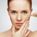 Dermaplane Razor W/ 4pcs Refill Blades, Japanese Blades Precision Face Razors, Personalized Dermaplaning Shaving Tools for Women, Small Razors for Peach Fuzz, Travel Case included - Image 6