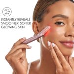JAPONESQUE SKINTherapy LumeBlade Facial Dermaplane Razor with Soothing, Red Light Therapy at the Blade, Includes 2 Replacement Blades - Image 2
