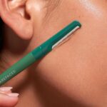 Barefaced Facial Razor – Stainless Steel Dermaplaning Tool for Women – Facial Shaving Tool Removes Peach Fuzz & Dead Skin, Improves Skincare Absorption, Brightens Skin & Smooths Makeup Application - Image 2