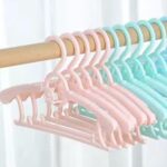 HGYZE Baby Hangers Children's Non-Slip 29-37 cm Extendable Children's Clothes Hangers with Trouser Stand, Plastic & Stackable Kid Hanger Ideal for Children's Clothing, Pack of 20 Baby Hangers, Pink - Image 6